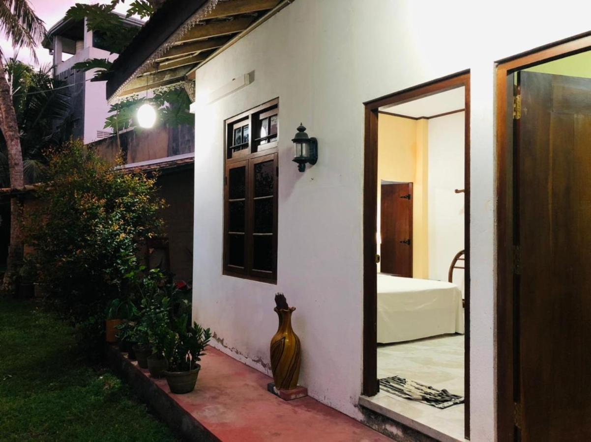 Hotel La Felicita Mirissa Bagian luar foto