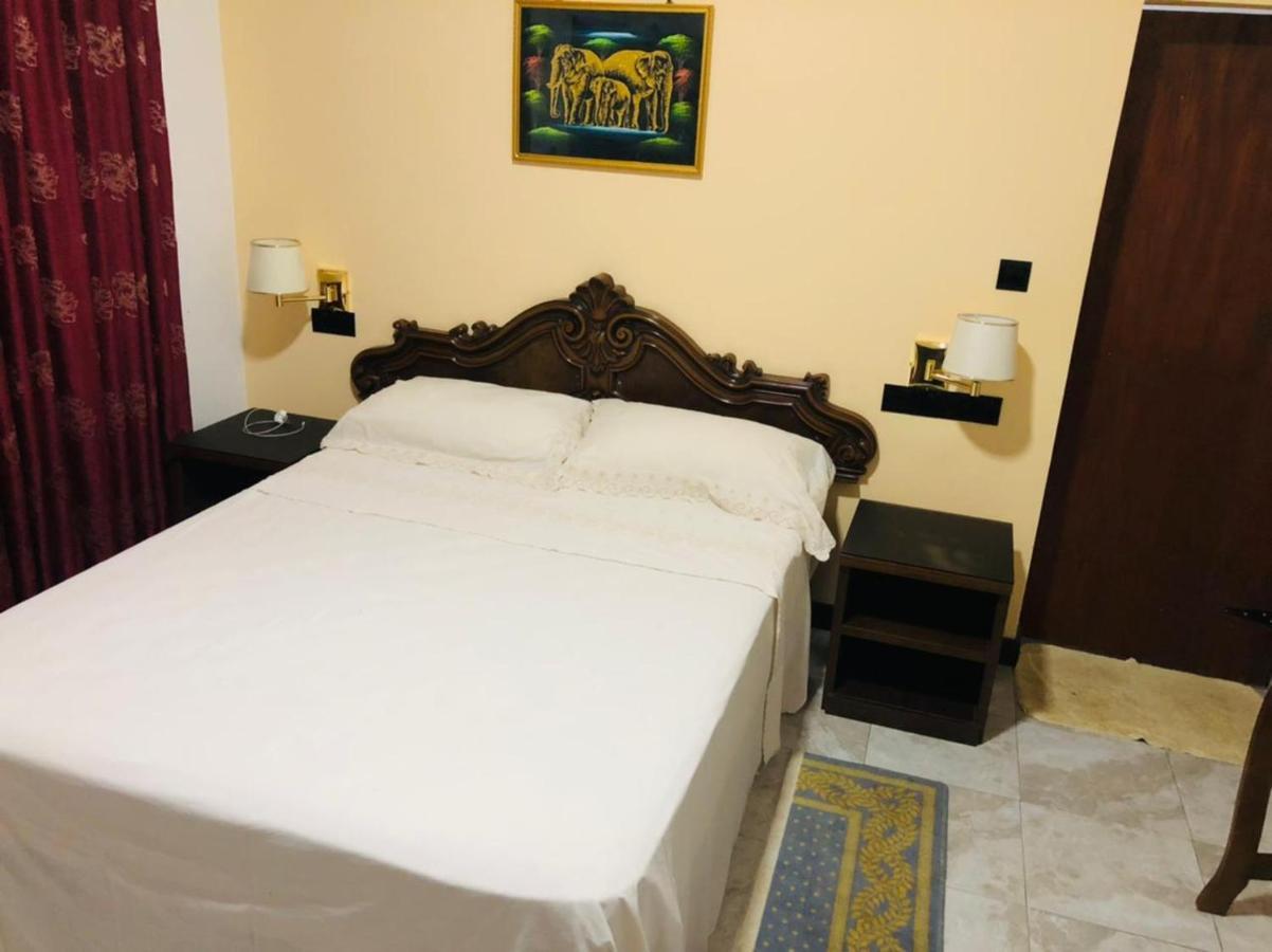Hotel La Felicita Mirissa Bagian luar foto