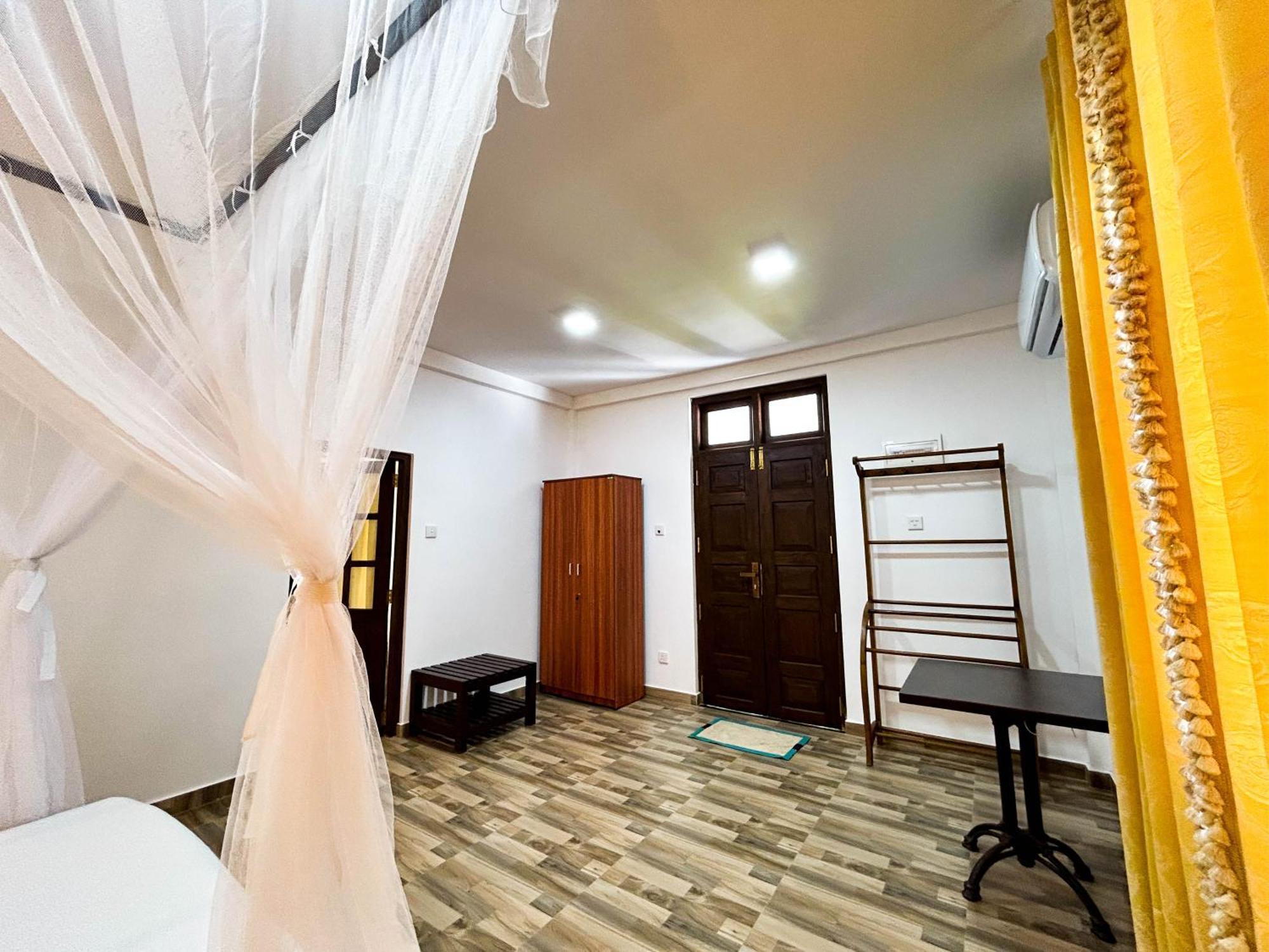 Hotel La Felicita Mirissa Bagian luar foto