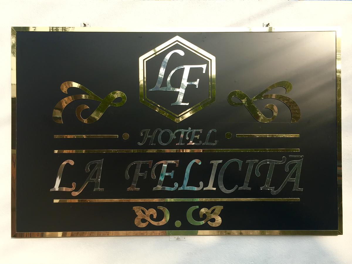 Hotel La Felicita Mirissa Bagian luar foto