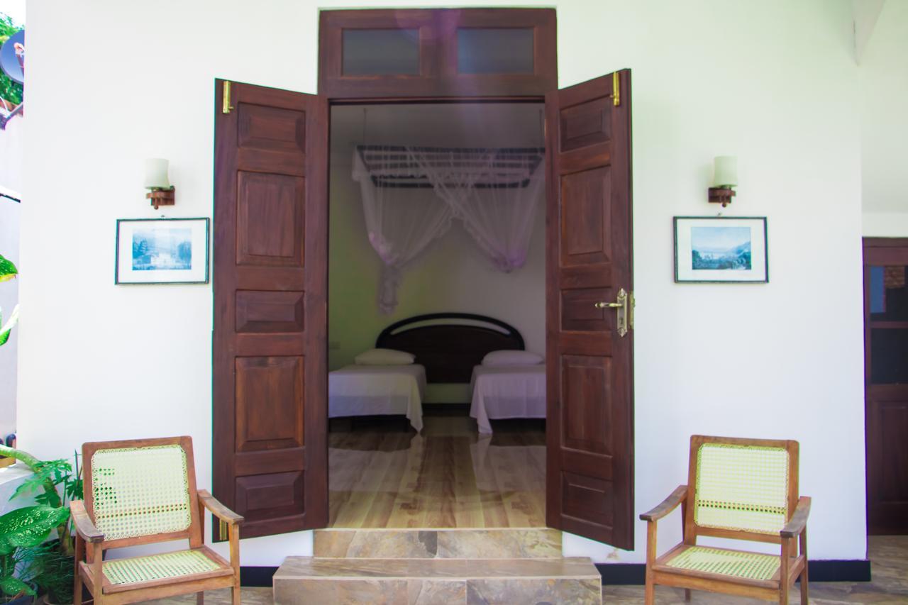 Hotel La Felicita Mirissa Bagian luar foto