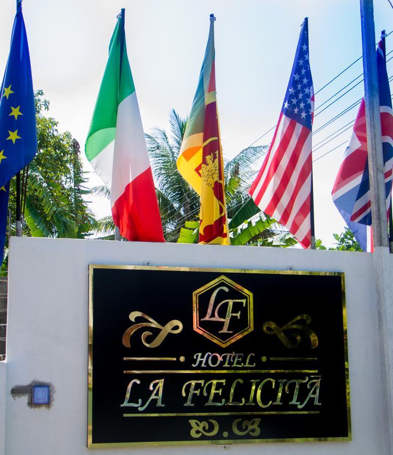Hotel La Felicita Mirissa Bagian luar foto