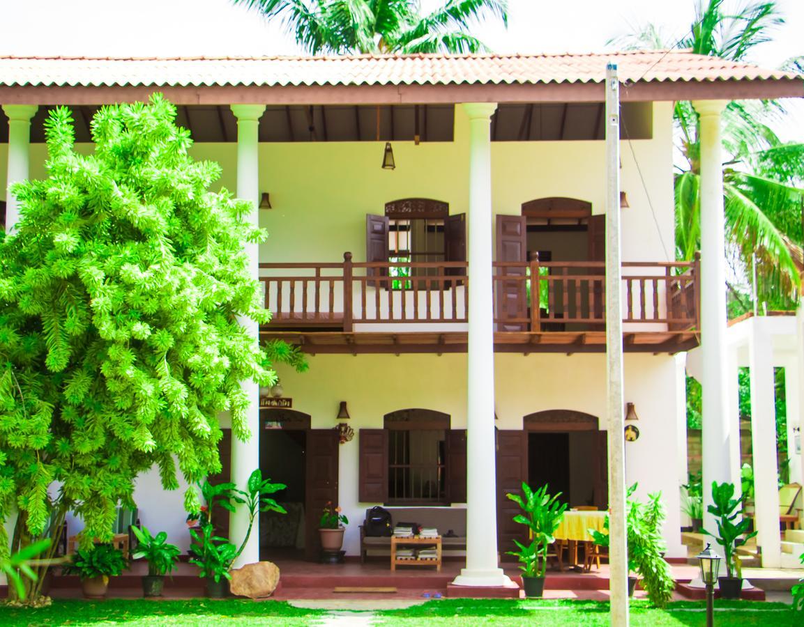 Hotel La Felicita Mirissa Bagian luar foto