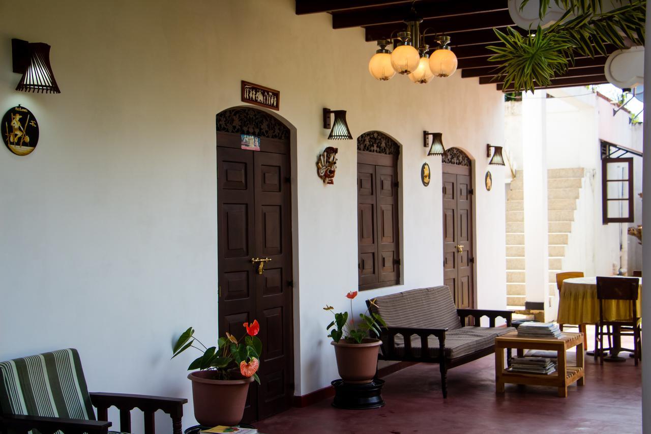 Hotel La Felicita Mirissa Bagian luar foto