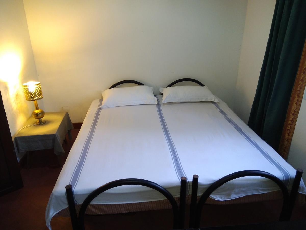 Hotel La Felicita Mirissa Bagian luar foto