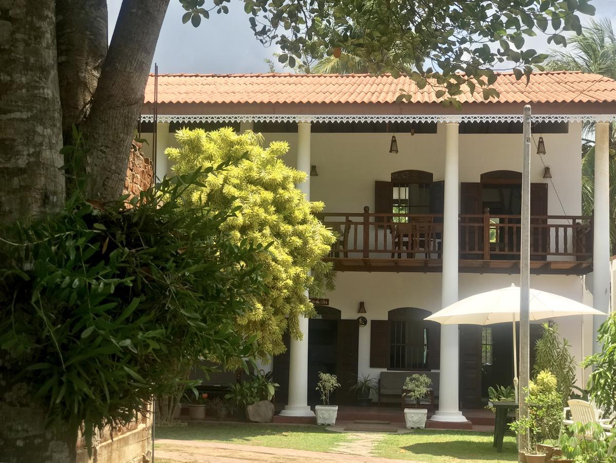Hotel La Felicita Mirissa Bagian luar foto