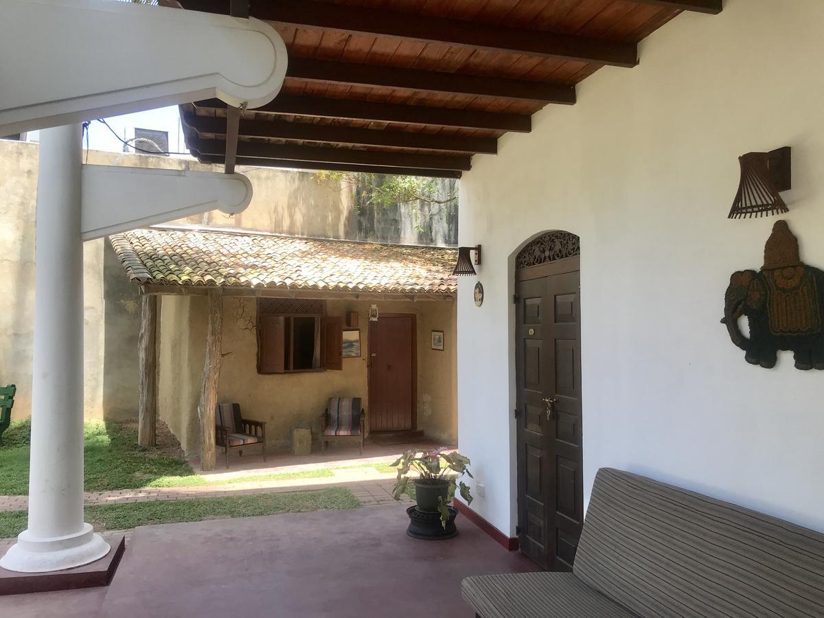 Hotel La Felicita Mirissa Bagian luar foto